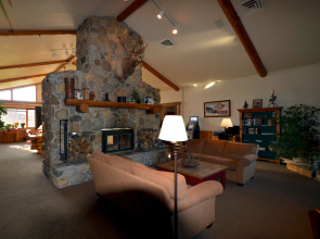 Buck's T-4 Lodge