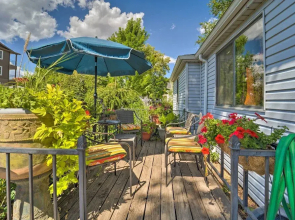 Walk to Olde Town - 1940 Vintage Bungalow!