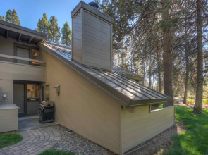 Tennis Village Condo 32 by Village Properties at Sunriver