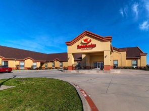 Econo Lodge Inn & Suites Bridgeport