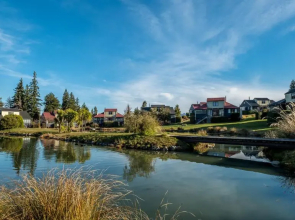 *** Lake Villa 458 ***