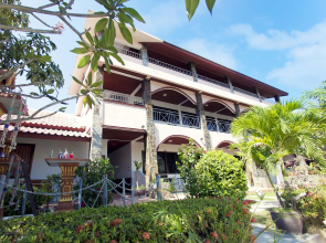 Lotus Friendly Hotel