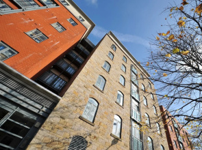 Lloyd George Avenue Apartments