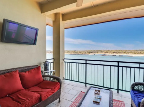 Top-floor Lake-view Condo w/ Boat Dock Access