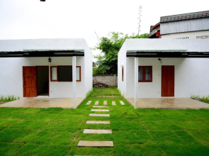 Green Hostel and Skate Park