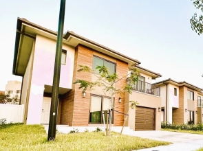 Green Luxurious 5BD Jungle House by FL Keys MIA