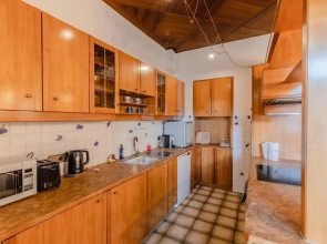 Rustic Apartment with 4 bedrooms Top 9