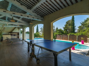 Spacious Villa in La Gaude With Swimming Pool