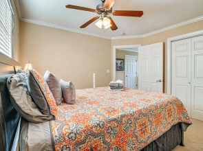 Spacious Murrells Inlet Home - Walk to Beach!