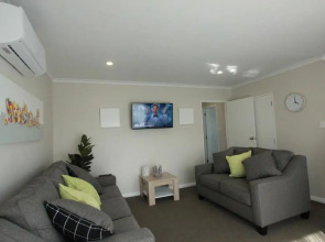 Rose Apartments Unit 1 Central Rotorua-Accommodation&Spa
