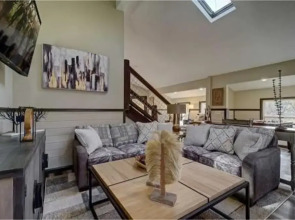 New Luxury Remodel Fire Pit Game Room Hot Tub