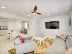 Easy Beach Access: Duplex 1/2 Mi to Chesapeake Bay