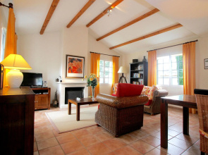 Tasteful villa with Wi-Fi, located in natural surroundings