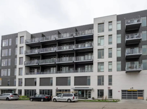 Flexhome Walker's Point 1BR Q2