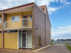 Retreat Beside The Beach - Unit One