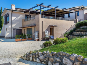 Luxurious Villa in Mentana with Garden