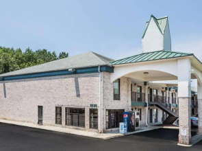Brentwood Inn & Suites