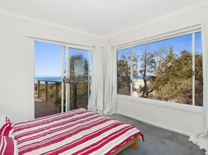 Breezy Bay Views