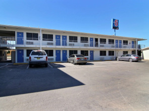 Motel 6 Carlsbad, NM