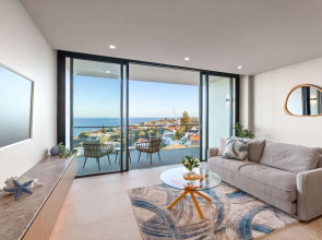 Modern 1-bed With Tamarama Beach Views