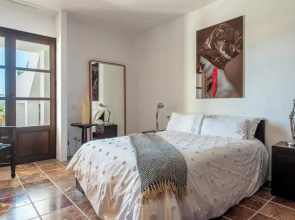 San Josep 6-bed Villa, Sleeps 14, Pool & Sea View