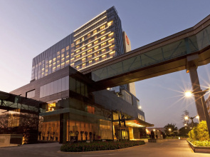 Sheraton Grand Bangalore Hotel at Brigade Gateway