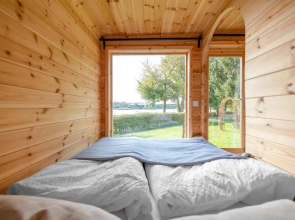 Das Wiesenhaus: Wohnen im Tiny House direkt am Rhein