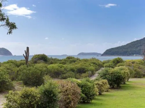 1 'Intrepid', 3 Intrepid Close - Amazing views of Shoal Bay, only 100m from the Beach