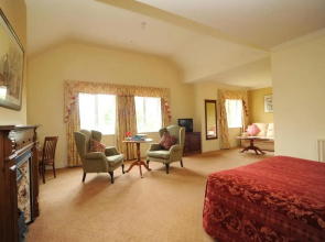 Loch Lein Country House