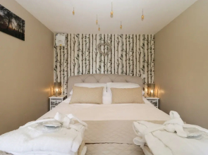 Pheasant Lodge