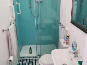SINGER HOUSE , IDEAL FOR LARGE FAMILYS & GRANDPARENTS ,LARGE GROUND FLOOR FLATS ,2 PRIVATE GARDENS ,2 BATHROOMS ,1 KITCHEN ,2 SEPERATE ENTRANCES ,interlocking doors between the flats ,3 double beds ,3 single beds , in front of PAIGNTON PIER , 3 CAR SPACES