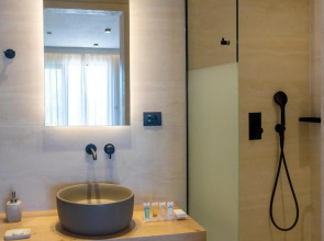 Atlantis Beach Hotel