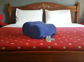 Robin’s Nest Guesthouse & Restaurant