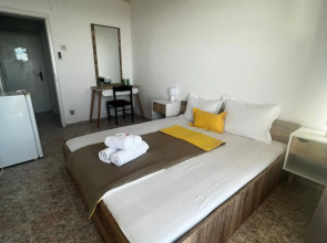 Sunny Varshava Hotel