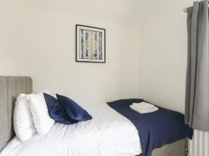 Alderton House