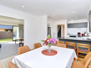 Lavandula 4 - Christchurch Holiday Homes