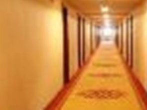 Super 8 Yantai Laishan Ying Chun Da Jie