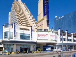 TWO Separate Stylish Cozysuites on the Boardwalk