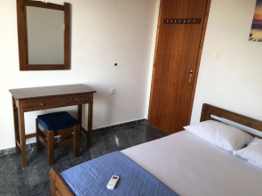 Lefkadi Apartments by the sea