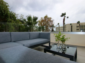 Phaedrus Living: Seaside Modern Flat Limnaria 123