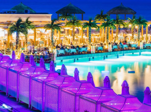 Cratos Premium Hotel & Casino