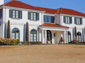 Stunning House In Convenient Location N Downtown