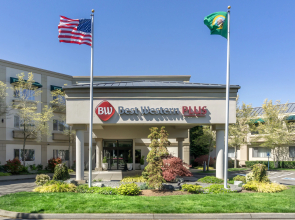Best Western Plus Edmonds Harbor Inn