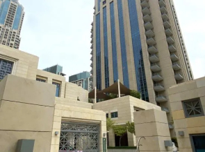 Dubai Mall short walk large studio | Balcony