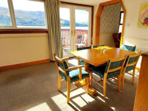 Loch Rannoch Highland Club Lochside Lodge 02