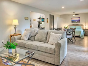 Serene Escape w/ Mountain Views, Near Dtwn!