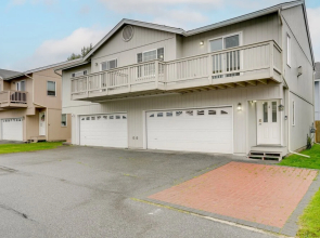 Anchorage Condo w/ Mountain View: 6 Mi to Downtown