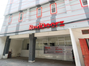 RedDoorz At Losari Area 3