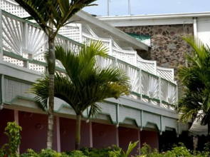 Shaw Park Beach Hotel & Spa