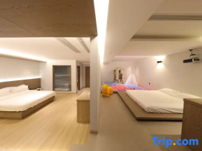 Tinghuyin Homestay (Yangzhou Slender West Lake Scenic Area)